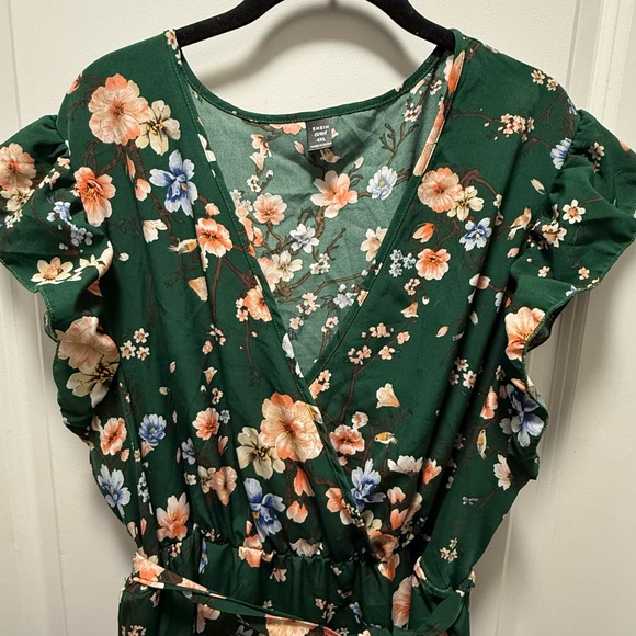 Floral Green Wrap Dress - Picture 2 of 3